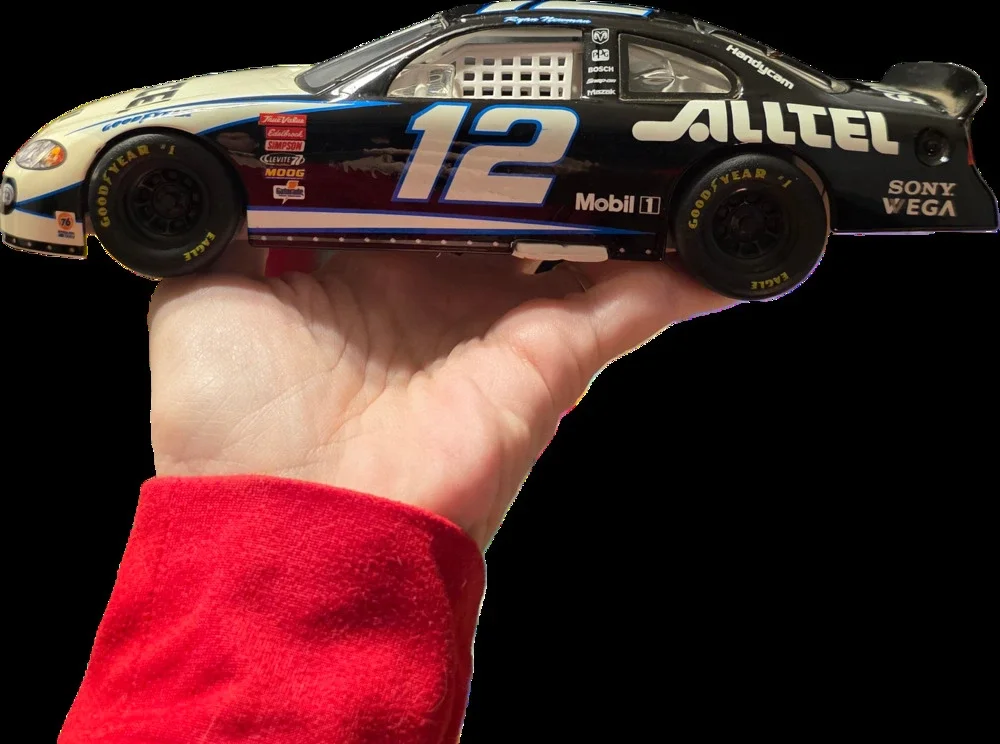 Ryan Newman #12 Alltel Dodge Intrepid 1:24 NASCAR Diecast Penske